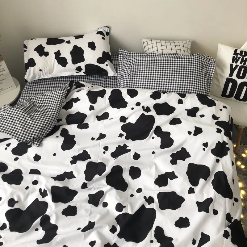 Black White Wave Point / Cow Bed Sheet 4 Pieces AD11833