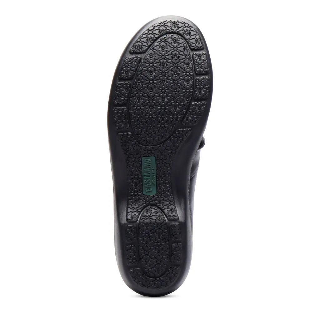 'Eastland' Women's Piper Slip On - Black