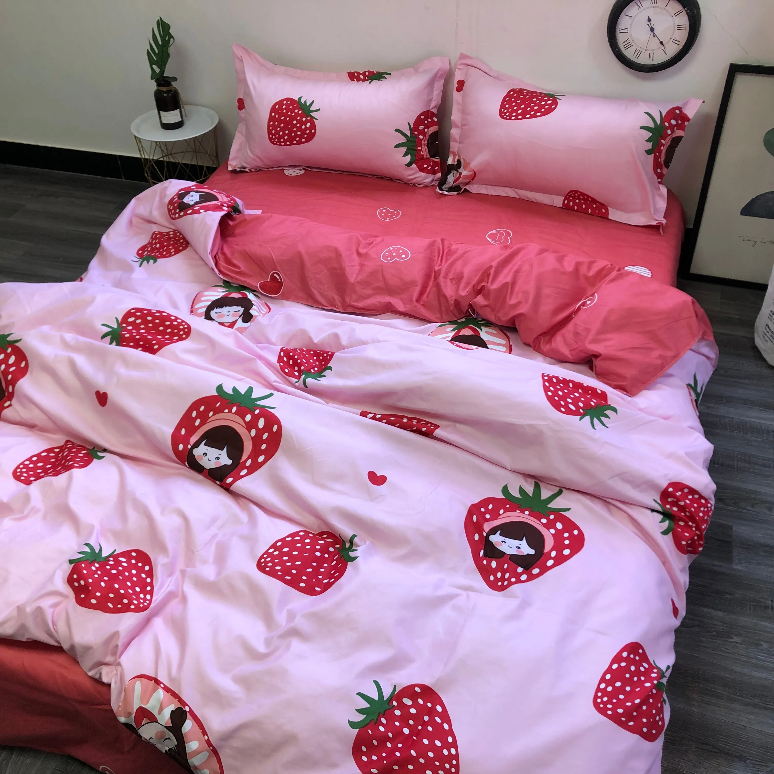 Strawberry Bed Sheet 4 Pieces AD11831